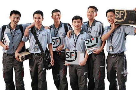 企業的定做工作服款式到底要不要經常更換？